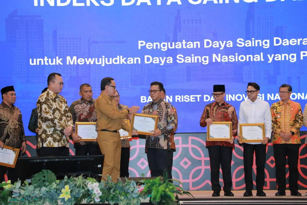 Inovasi Pembangunan Kabupaten Bandung Berbuah Penghargaan BRIN untuk Kang DS